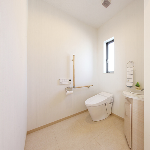 [写真]トイレ・おむつ交換台